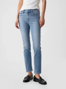 Jeans slim vintage à taille mi-haute et ourlet fendu