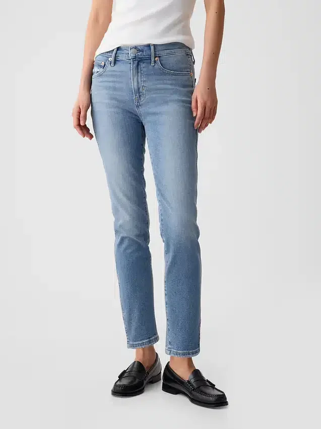 Jeans slim vintage à taille mi-haute et ourlet fendu
