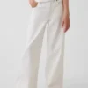 Jeans taille basse à jambes larges