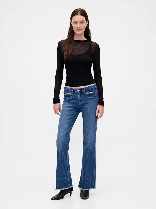 Jeans taille basse, long et ajusté