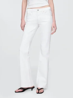 Jeans taille basse, long et ajusté