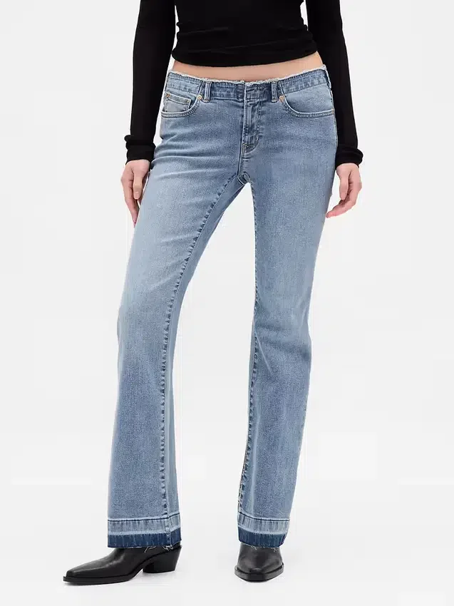 Jeans taille basse, long et ajusté