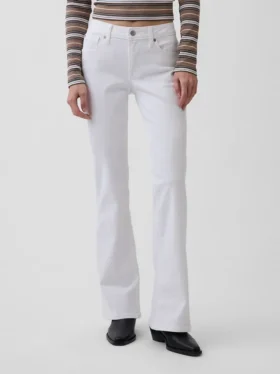 Jeans taille basse, long et ajusté