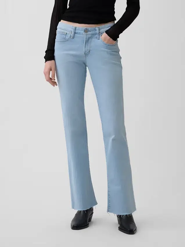 Jeans taille basse, long et ajusté