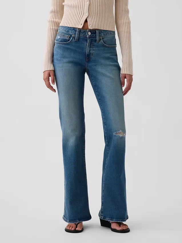 Jeans taille basse, long et ajusté