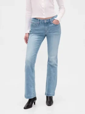 Jeans taille basse, long et ajusté