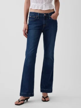 Jeans taille basse, long et ajusté