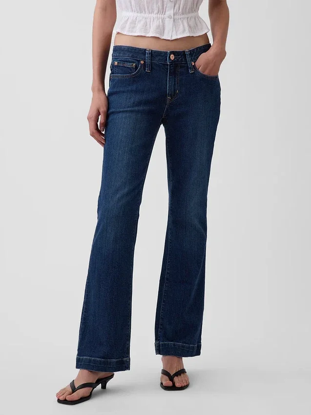 Jeans taille basse, long et ajusté