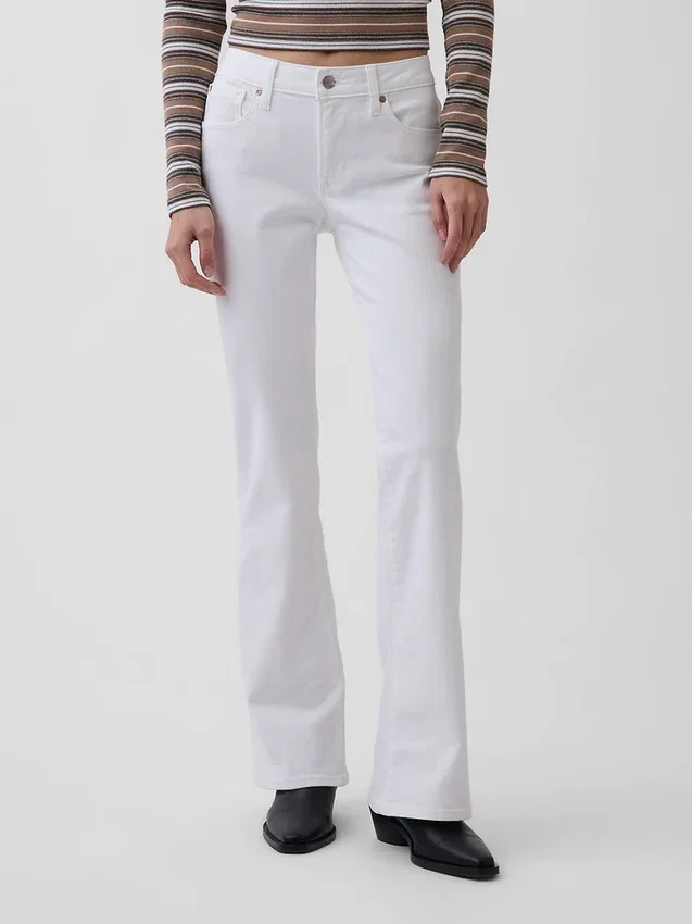 Jeans taille basse, long et ajusté