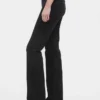 Jeans taille basse, long et ajusté