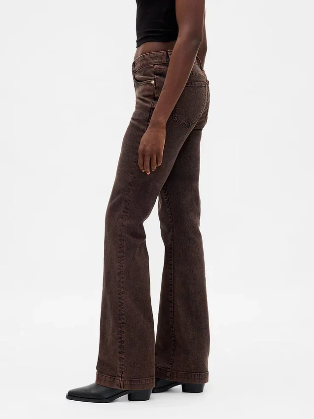 Jeans taille basse, long et ajusté