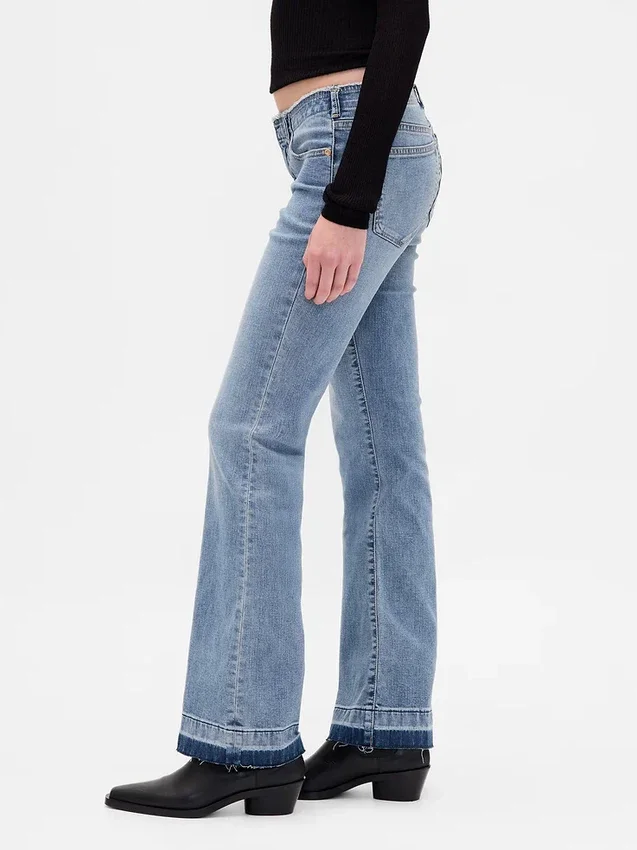 Jeans taille basse, long et ajusté