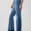 Jeans taille basse, long et ajusté