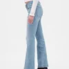 Jeans taille basse, long et ajusté