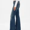 Jeans taille basse, long et ajusté