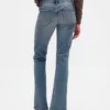 Jeans taille basse, long et ajusté