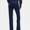Jeans taille basse, long et ajusté
