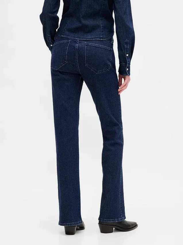 Jeans taille basse, long et ajusté
