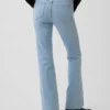 Jeans taille basse, long et ajusté