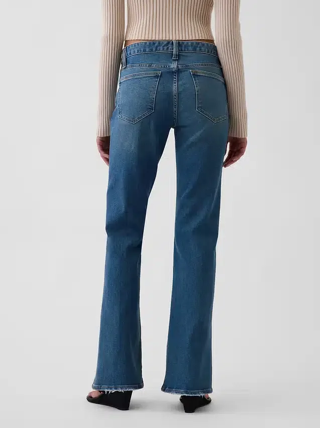 Jeans taille basse, long et ajusté