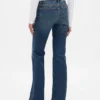 Jeans taille basse, long et ajusté