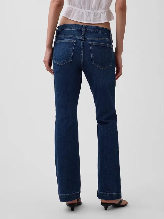 Jeans taille basse, long et ajusté