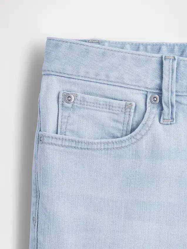 Jeans taille basse, long et ajusté