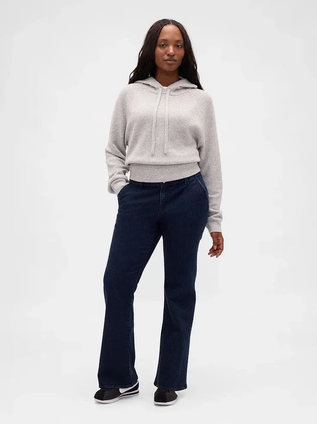 Jeans taille basse, long et ajusté