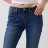 Jeans taille basse, long et ajusté