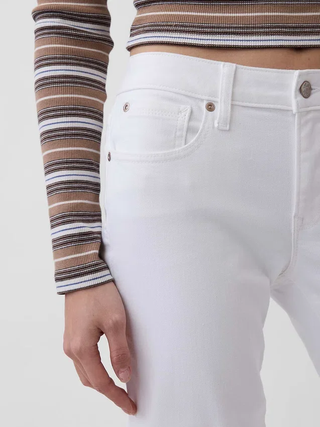 Jeans taille basse, long et ajusté