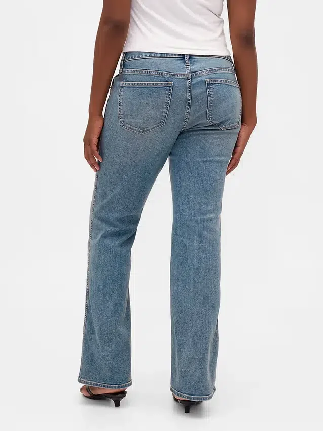 Jeans taille basse, long et ajusté