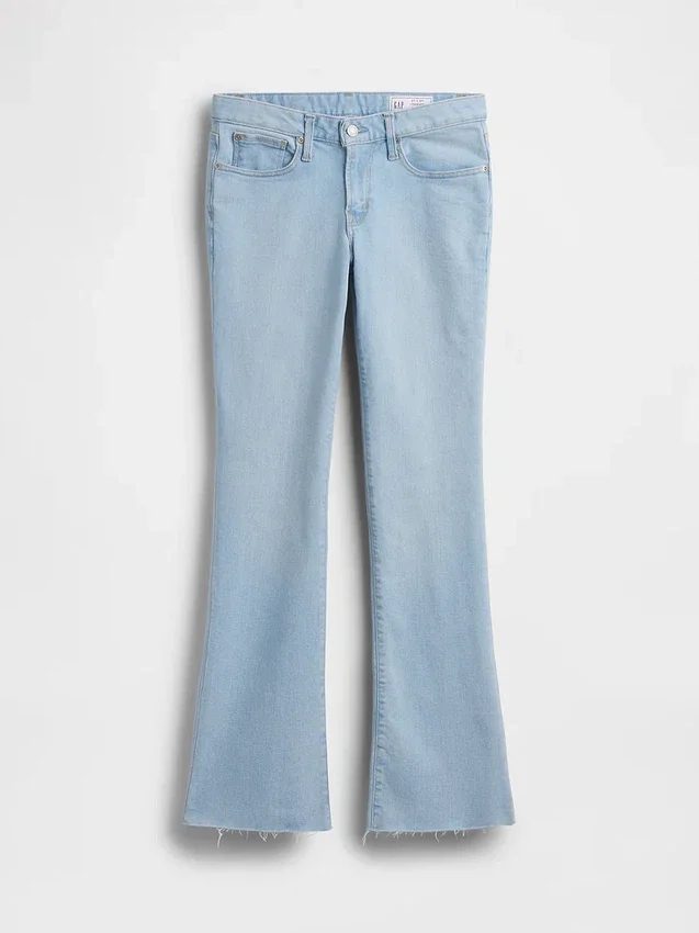 Jeans taille basse, long et ajusté