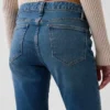 Jeans taille basse, long et ajusté