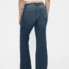 Jeans taille basse, long et ajusté