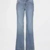 Jeans taille basse, long et ajusté