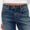Jeans taille basse, long et ajusté