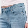 Jeans taille basse, long et ajusté