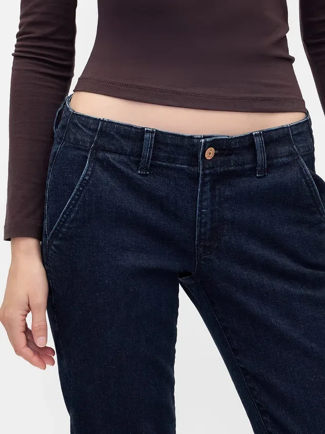 Jeans taille basse, long et ajusté