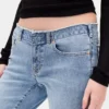 Jeans taille basse, long et ajusté