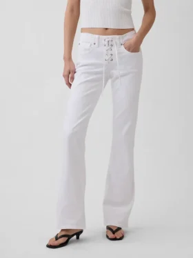 Jeans taille basse, long et ajusté, à lacets
