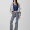 Jeans à taille basse, long et ajusté, à rayures