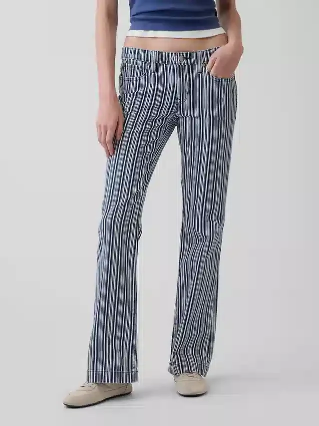Jeans à taille basse, long et ajusté, à rayures