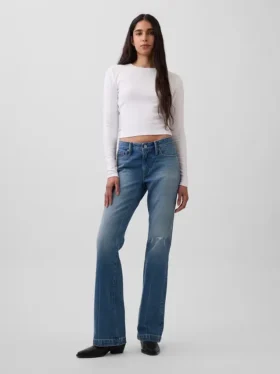 Jeans taille basse, rigides, long et ajusté