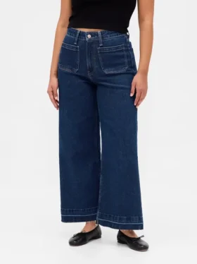 Jeans taille haute à coupe ample et jambes larges, longueur cheville, pour silhouettes rondes