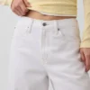 Jeans taille haute court à coupe large