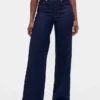 Jeans à taille haute et coupe large pour les silhouettes rondes