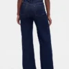 Jeans à taille haute et coupe large pour les silhouettes rondes