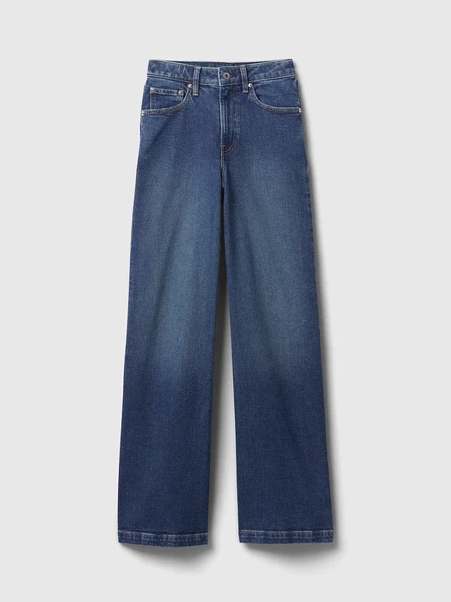 Jeans à taille haute et coupe large pour les silhouettes rondes