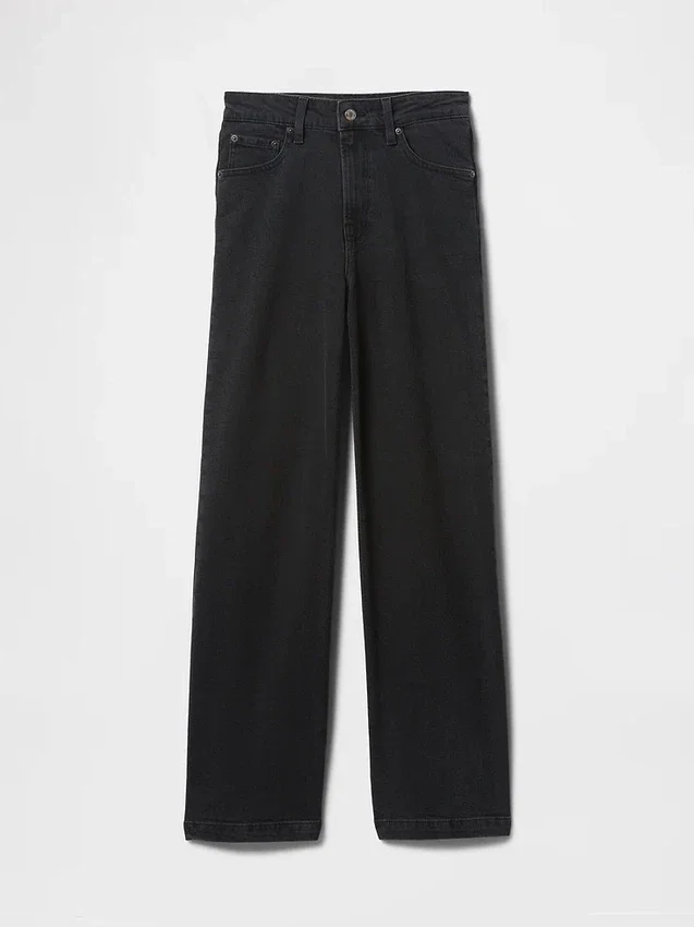 Jeans à taille haute et coupe large pour les silhouettes rondes