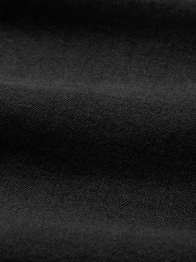 Jeans à taille haute et coupe large pour les silhouettes rondes